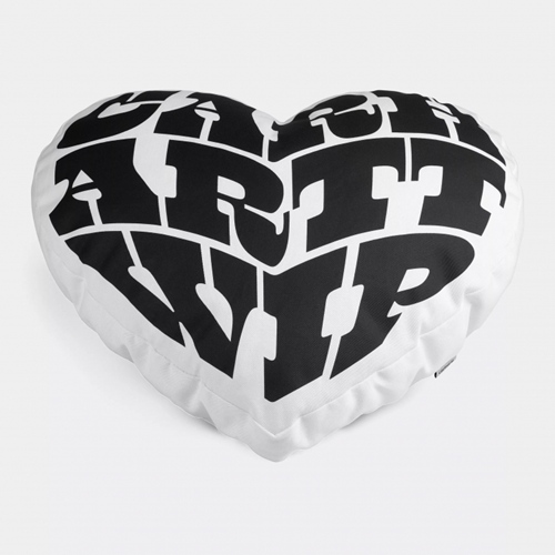 Harttbreaker Pillow White Black